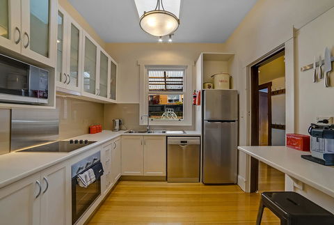 Gorgeous Hobart Accommodation - Park On Park - New Town - Australia Shopping 19