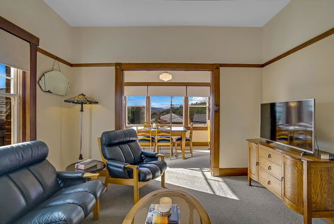 Gorgeous Hobart Accommodation - Park On Park - New Town - Australia Shopping 10
