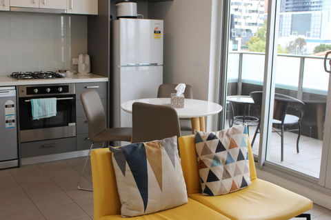 Poplar Box Hill Apartment - Accommodation Australia 2