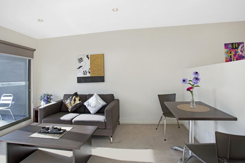 Astra Apartments Glen Waverley @Springvale RD - Accommodation Australia 9