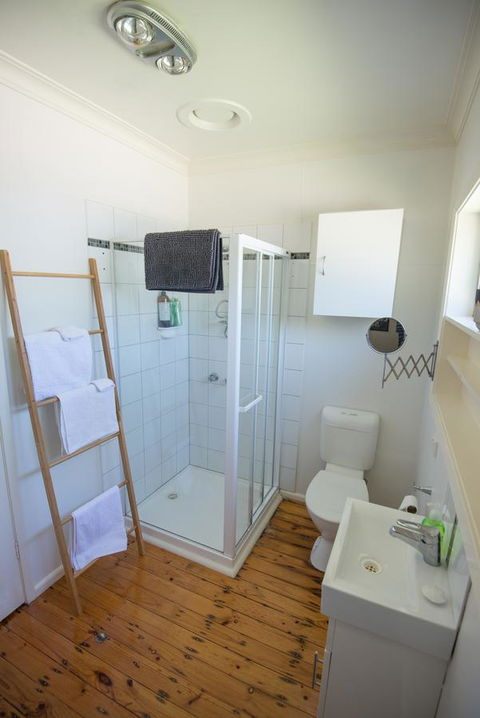 Flora Hill Creek Views - Accommodation Australia 3