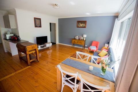 Flora Hill Creek Views - Accommodation Australia 0