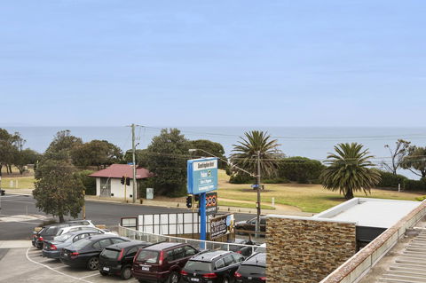 Nightcap At Sandringham Hotel - Australia Shopping 29