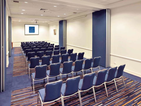 Novotel Melbourne Glen Waverley - Australia Shopping 23