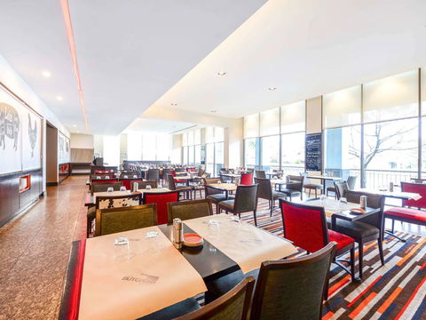 Novotel Melbourne Glen Waverley - Australia Shopping 14