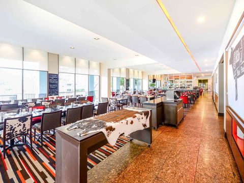 Novotel Melbourne Glen Waverley - Australia Shopping 13