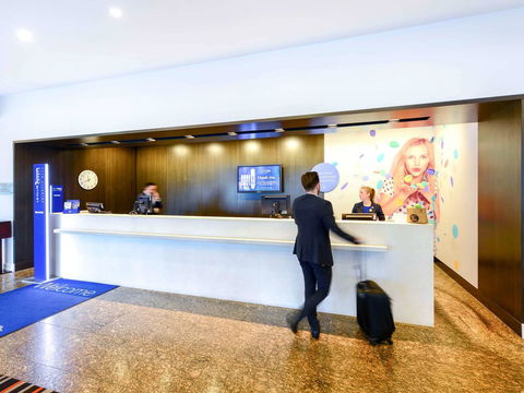 Novotel Melbourne Glen Waverley - Australia Shopping 25