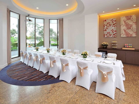 Novotel Melbourne Glen Waverley - Australia Shopping 19