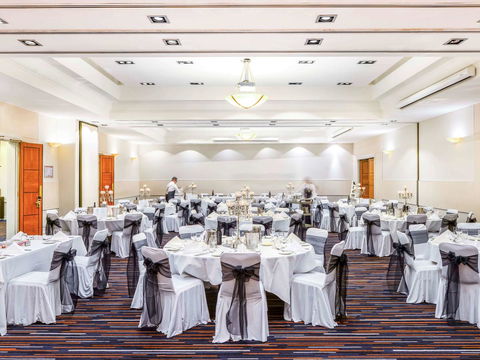 Novotel Melbourne Glen Waverley - Australia Shopping 20