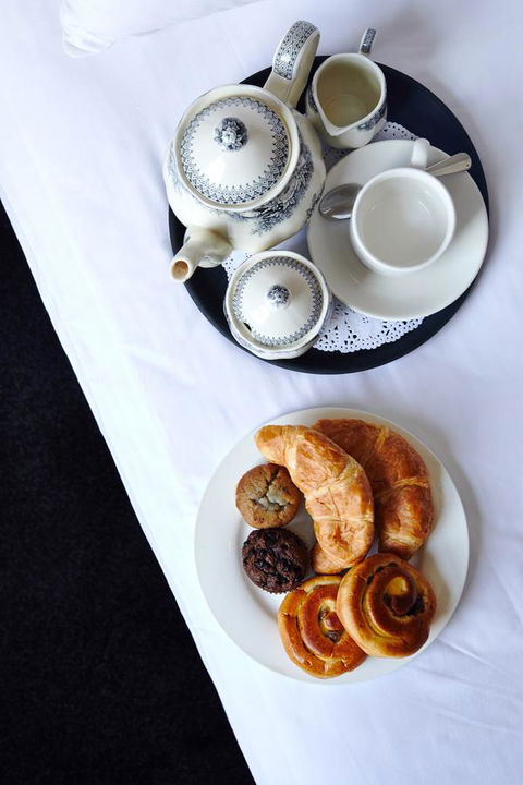 The Royal Hotel Mornington - Accommodation Australia 21