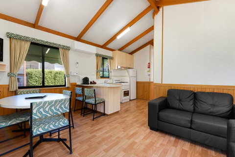 Bright Riverside Holiday Park - Accommodation Australia 23