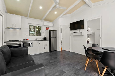 Bright Riverside Holiday Park - Accommodation Australia 37