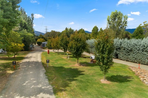 Bright Riverside Holiday Park - Accommodation Australia 16