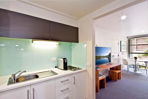 Lorne Bay View Motel - Australia Shopping 41