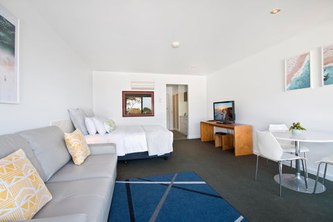 Lorne Bay View Motel - Australia Shopping 10