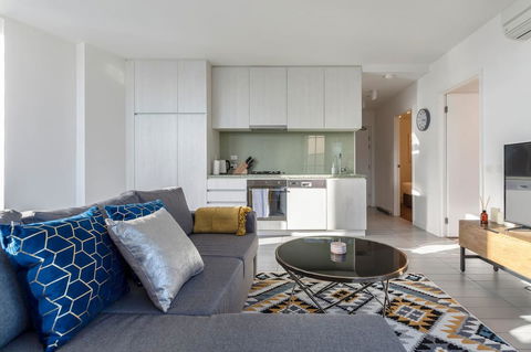 2Bedroom Apartment With Views In Docklands Next To CBD & Marvel Stadium - Accommodation Australia 8