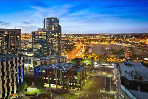 2Bedroom Apartment With Views In Docklands Next To CBD & Marvel Stadium - Accommodation Australia 21