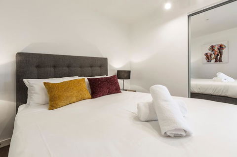 2Bedroom Apartment With Views In Docklands Next To CBD & Marvel Stadium - Accommodation Australia 12
