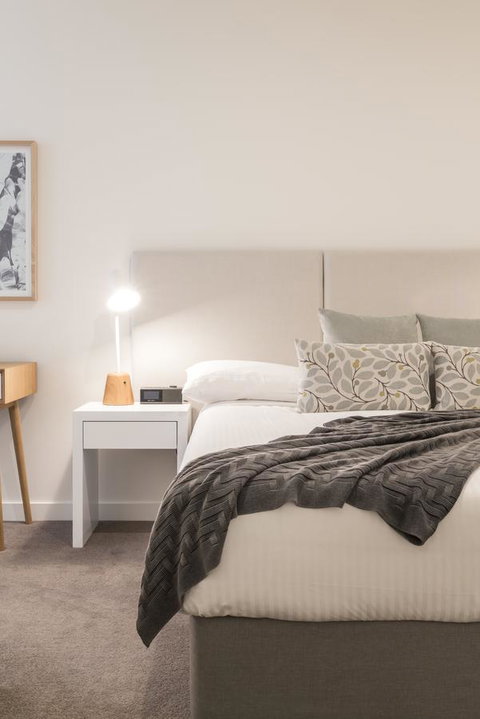 Caroline Serviced Apartments Sandringham - Bed n Breakfasts 7
