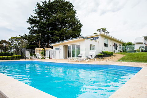 The Cottage - Accommodation Australia 8