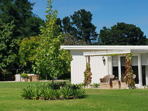 The Cottage - Accommodation Australia 0