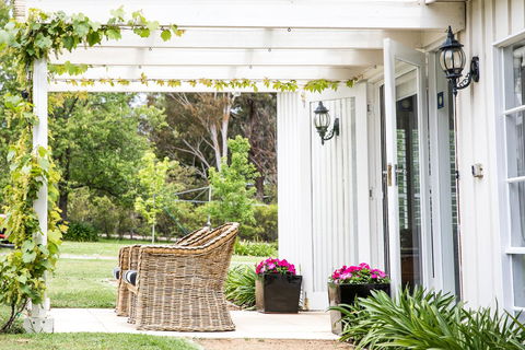 The Cottage - Accommodation Australia 10