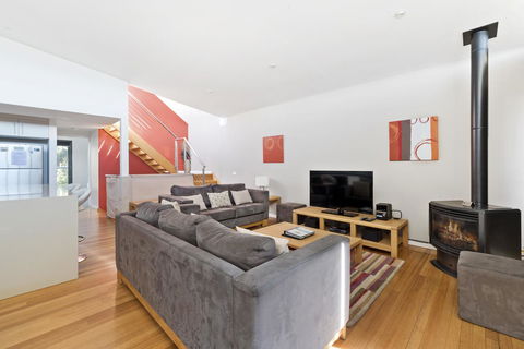 Apollo Bay Cottages - Accommodation Australia 12