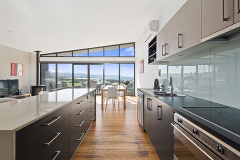 Apollo Bay Cottages - Accommodation Australia 10