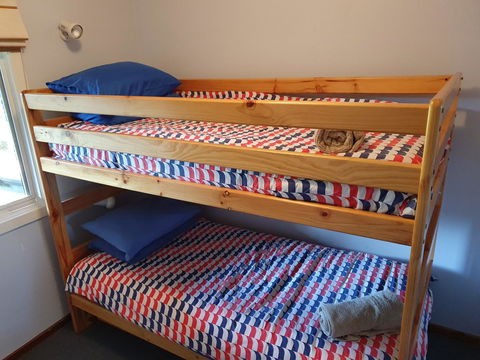 Island Family Holiday Retreat - Local Tourism 11