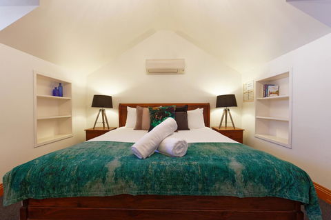 54 On Bank - Accommodation Australia 42