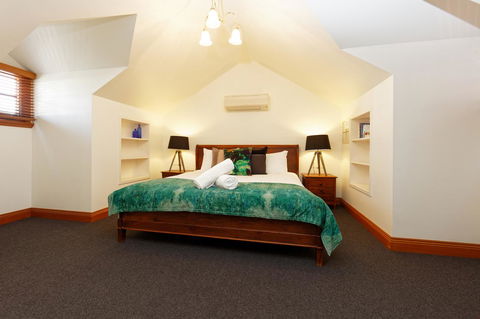 54 On Bank - Accommodation Australia 41