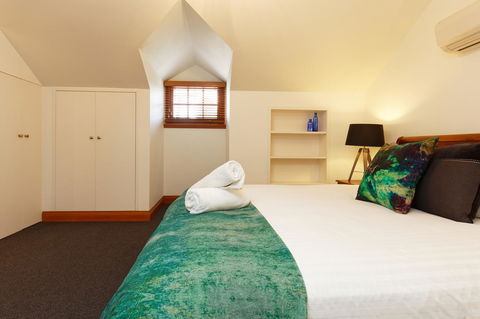 54 On Bank - Accommodation Australia 40