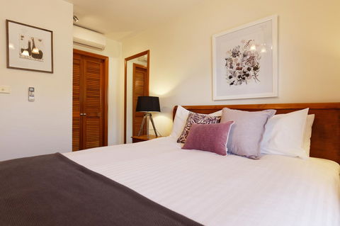 54 On Bank - Accommodation Australia 25