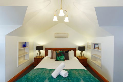 54 On Bank - Accommodation Australia 39