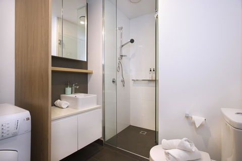Mono Apartments On La Trobe Street - Local Tourism 10