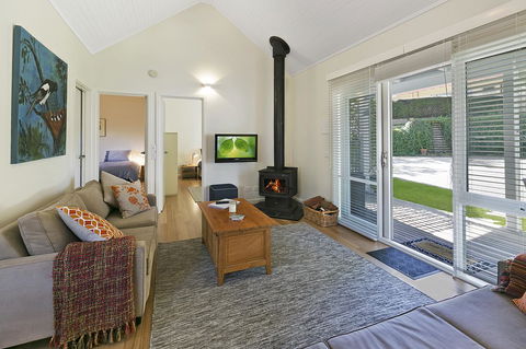 Bilinga Cottages - Accommodation Australia 9