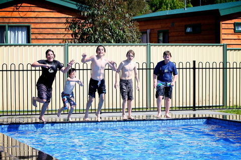Tasman Holiday Parks - Geelong - Accommodation Australia 2