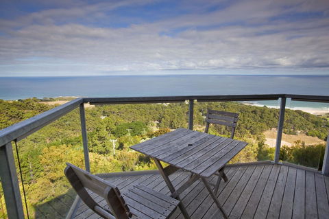 Chris\'s Beacon Point Restaurant & Villas - Accommodation Australia 1