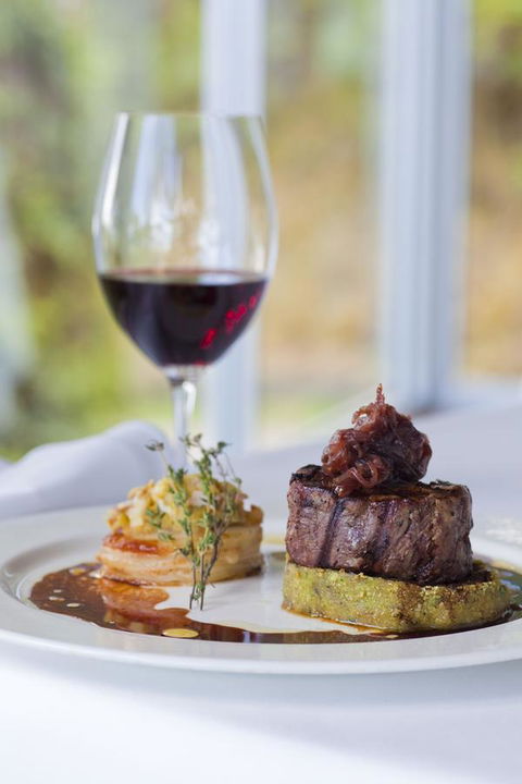Chris\'s Beacon Point Restaurant & Villas - Accommodation Australia 10
