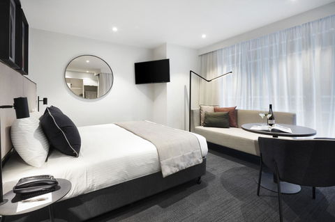 Quest St Kilda Road - Local Tourism 1