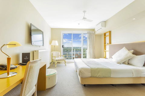 Deep Blue Hotel & Hot Springs - Australia Shopping 41