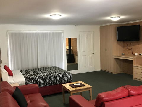 Beachcomber Motel & Apartments - Australia Shopping 11