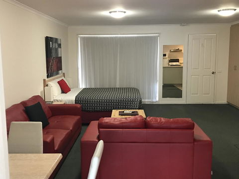 Beachcomber Motel & Apartments - Australia Shopping 12