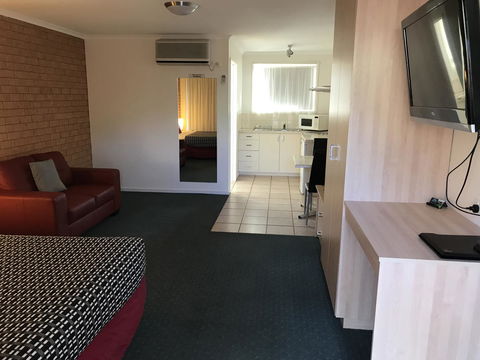 Beachcomber Motel & Apartments - Australia Shopping 7