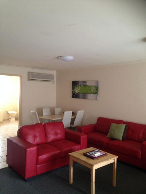 Beachcomber Motel & Apartments - Australia Shopping 15