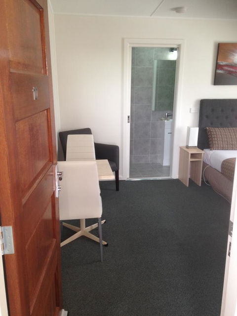 Beachcomber Motel & Apartments - Australia Shopping 29