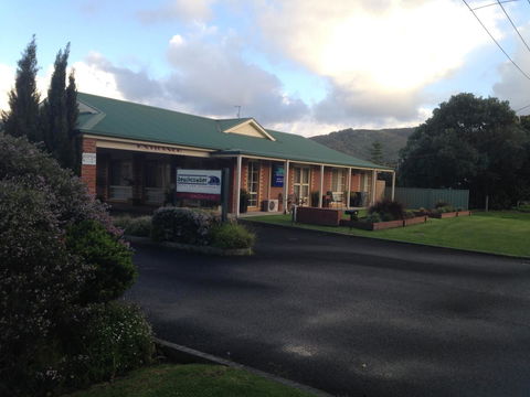 Beachcomber Motel & Apartments - Australia Shopping 3