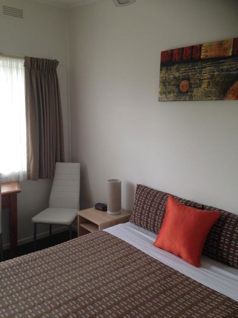 Beachcomber Motel & Apartments - Australia Shopping 40
