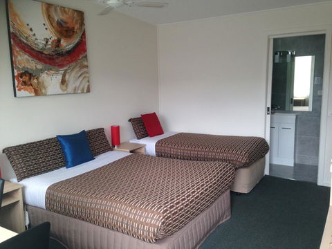 Beachcomber Motel & Apartments - Australia Shopping 35