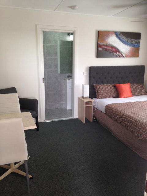 Beachcomber Motel & Apartments - Australia Shopping 18